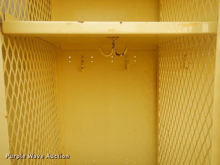 image for item EW9738 (4) steel lockers units