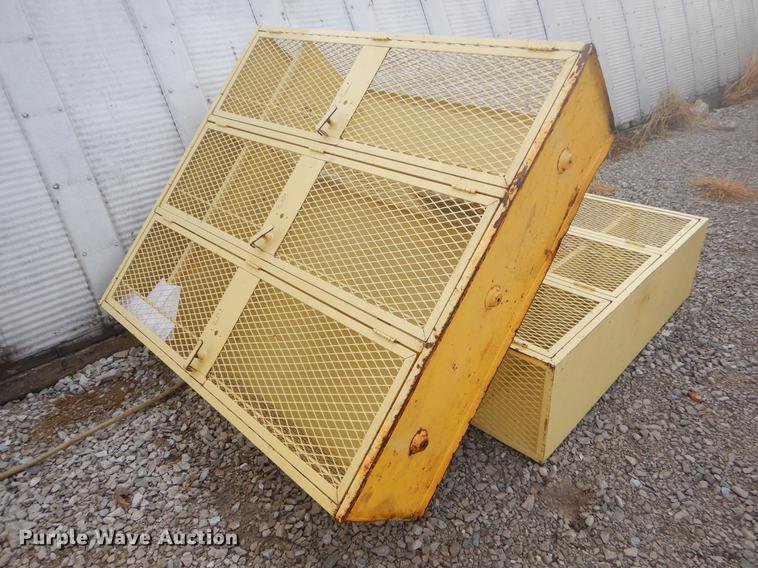 image for item EW9738 (4) steel lockers units