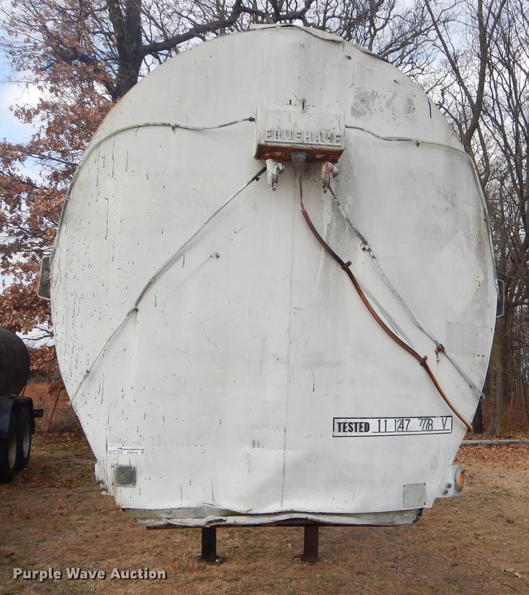 image for item EW9746 1959 Fruehauf tank trailer