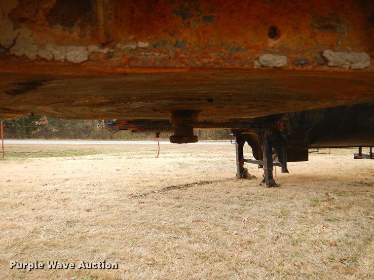 image for item EW9746 1959 Fruehauf tank trailer