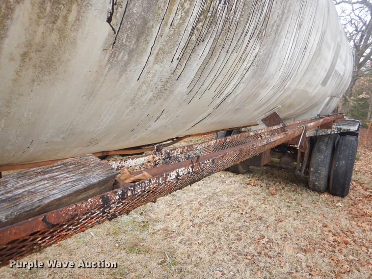 image for item EW9746 1959 Fruehauf tank trailer