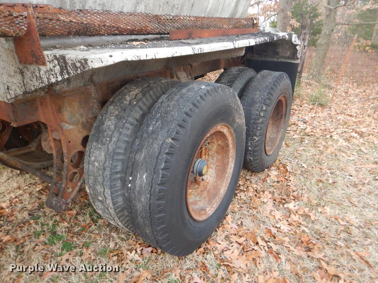 image for item EW9746 1959 Fruehauf tank trailer