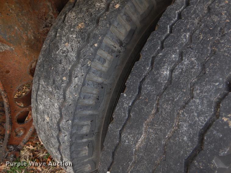 image for item EW9746 1959 Fruehauf tank trailer