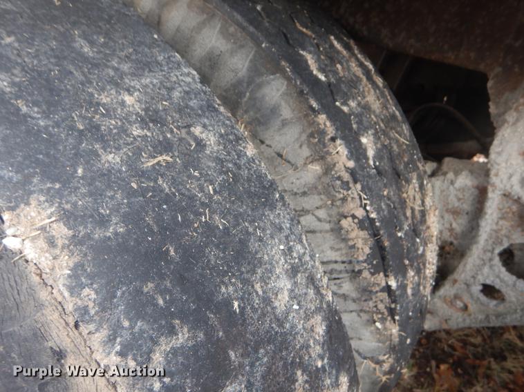 image for item EW9746 1959 Fruehauf tank trailer