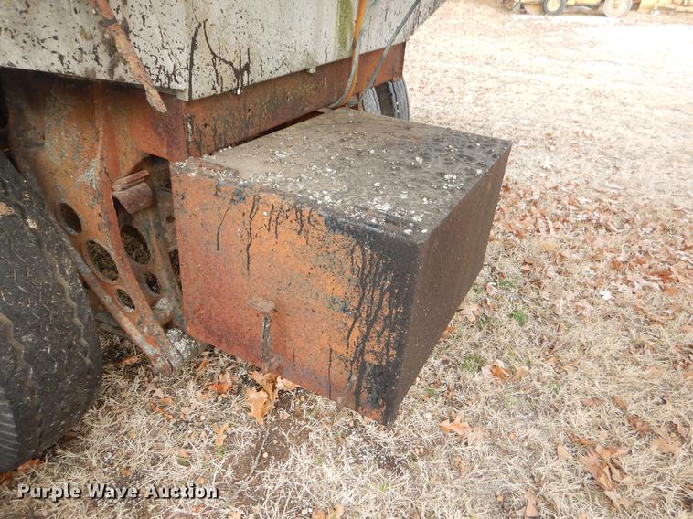 image for item EW9746 1959 Fruehauf tank trailer