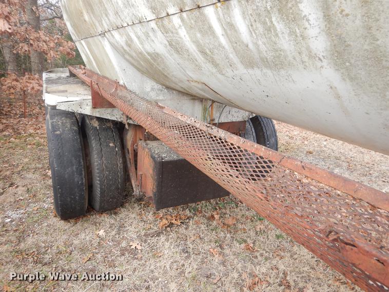 image for item EW9746 1959 Fruehauf tank trailer