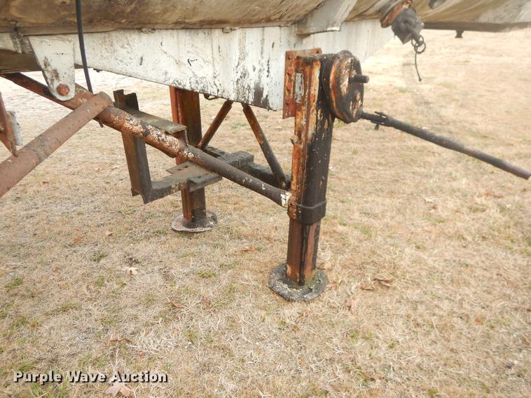 image for item EW9746 1959 Fruehauf tank trailer