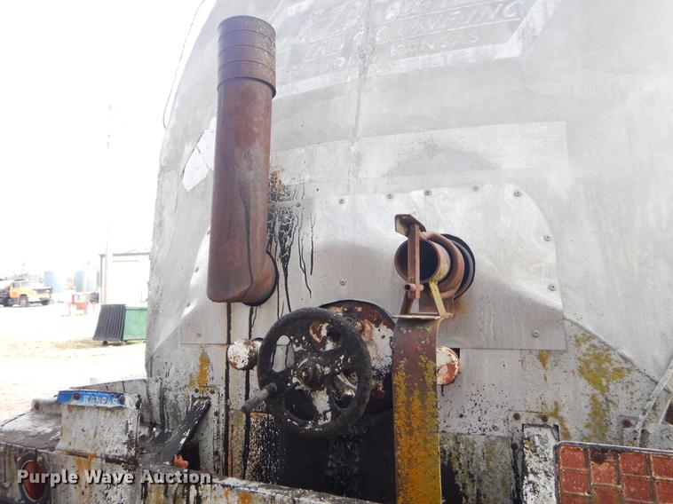 image for item EW9746 1959 Fruehauf tank trailer