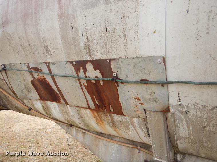 image for item EW9746 1959 Fruehauf tank trailer