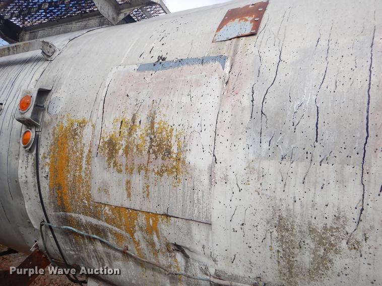 image for item EW9746 1959 Fruehauf tank trailer