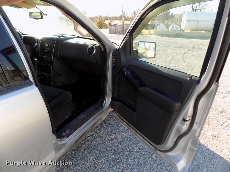 image for item FE9262 2010 Ford Explorer XLT SUV