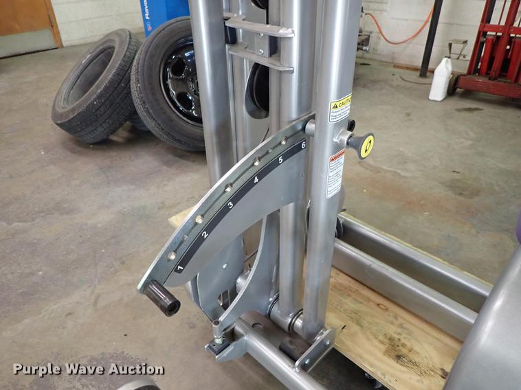 image for item FI9459 Cybex VR1 abdominal/back extension machine