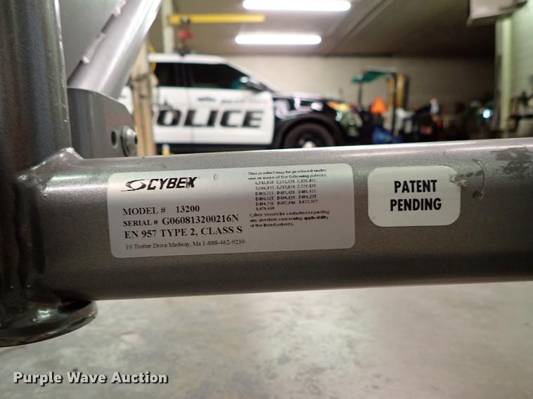 image for item FI9459 Cybex VR1 abdominal/back extension machine