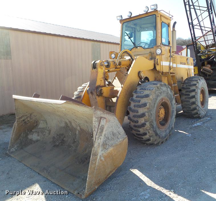 image for item L5725 1977 Dresser 530 wheel loader