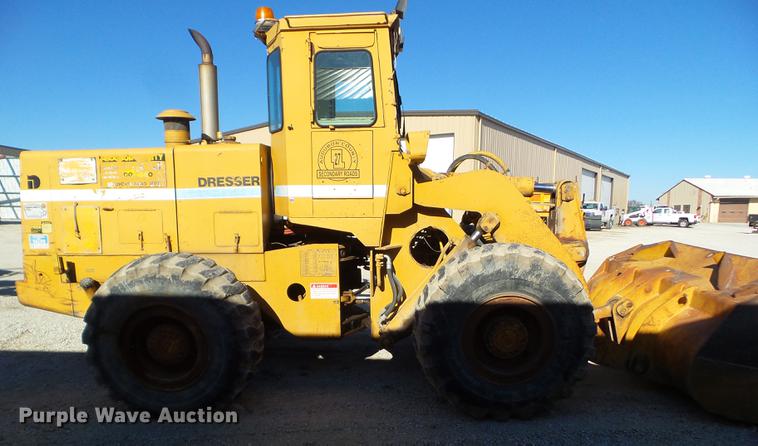 image for item L5725 1977 Dresser 530 wheel loader