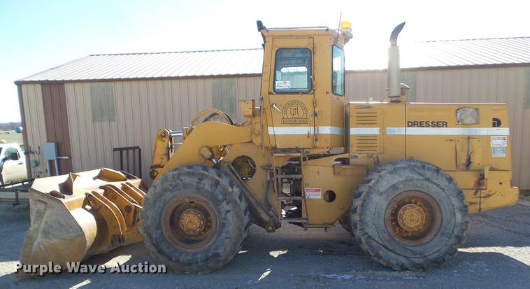 image for item L5725 1977 Dresser 530 wheel loader