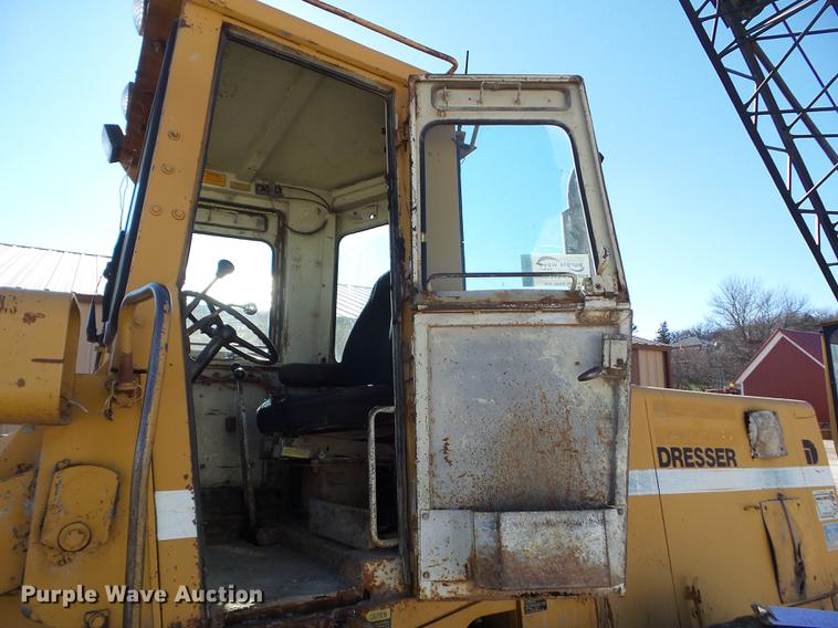 image for item L5725 1977 Dresser 530 wheel loader