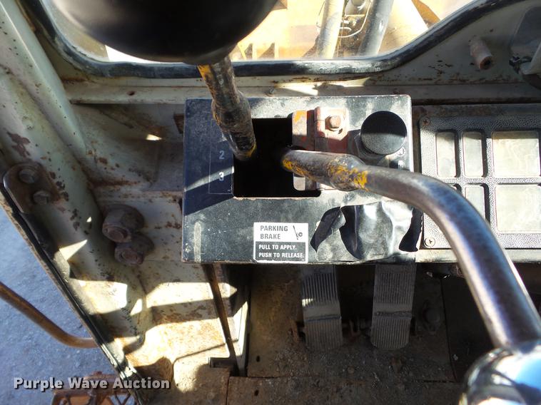 image for item L5725 1977 Dresser 530 wheel loader