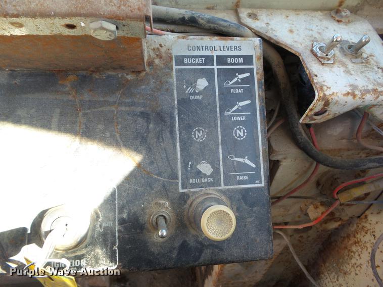 image for item L5725 1977 Dresser 530 wheel loader