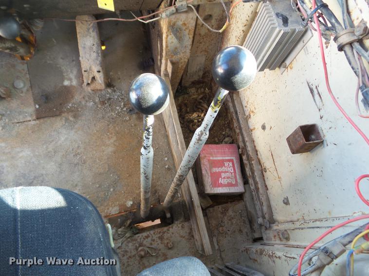 image for item L5725 1977 Dresser 530 wheel loader