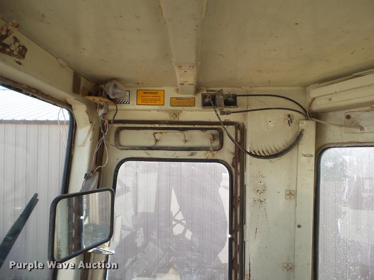 image for item L5725 1977 Dresser 530 wheel loader