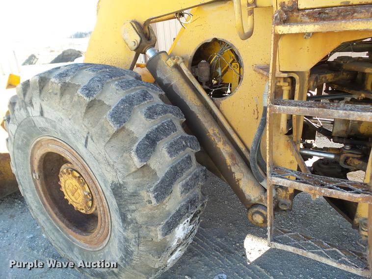 image for item L5725 1977 Dresser 530 wheel loader