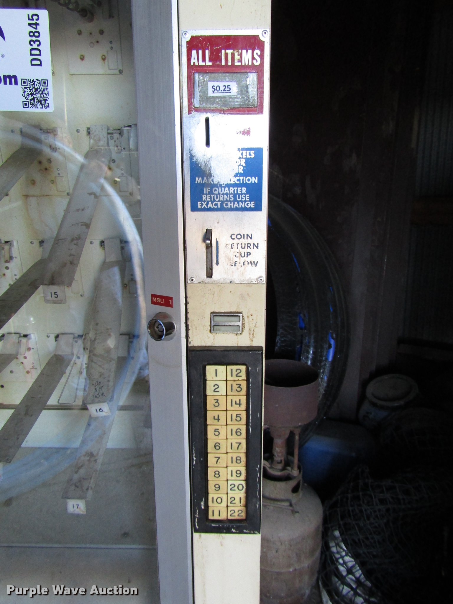 Vending machine in Belleville, KS Item DD3845 sold Purple Wave