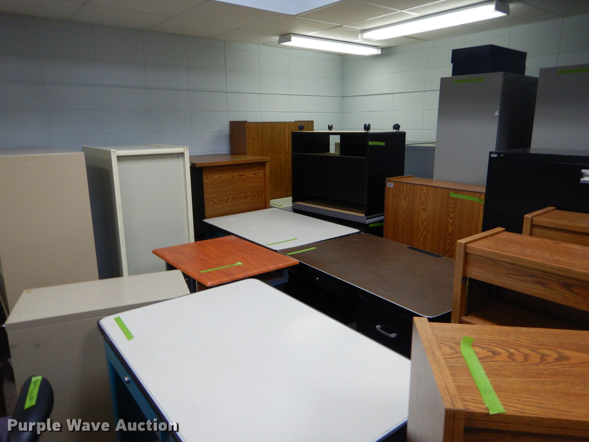 Furniture in Muskogee, OK Item EW9680 sold Purple Wave