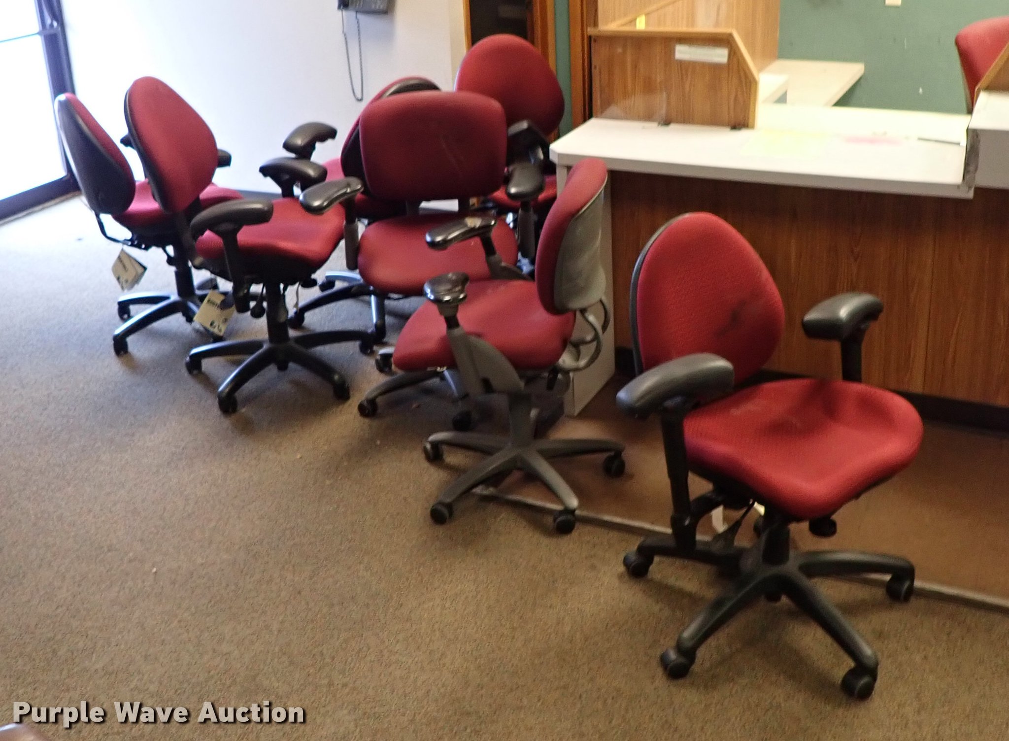 Approximately 25 office chairs in Wichita, KS Item FI9464 sold