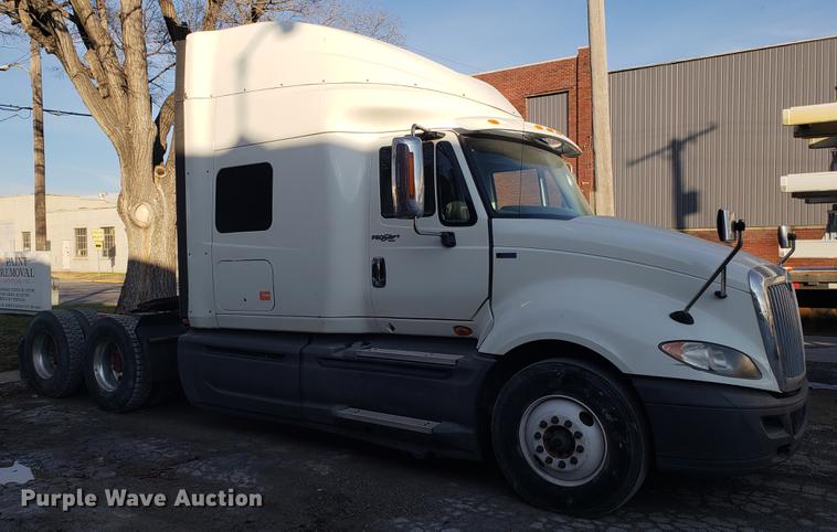 image for item AV9438 2012 International ProStar semi truck