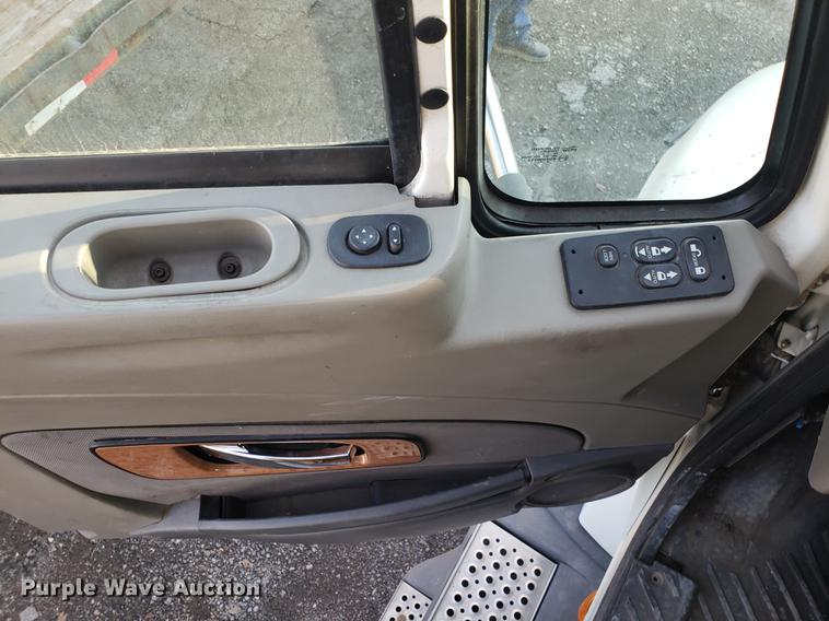 image for item AV9438 2012 International ProStar semi truck