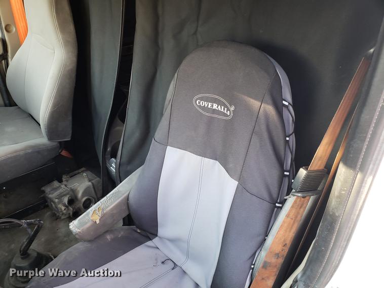 image for item AV9438 2012 International ProStar semi truck