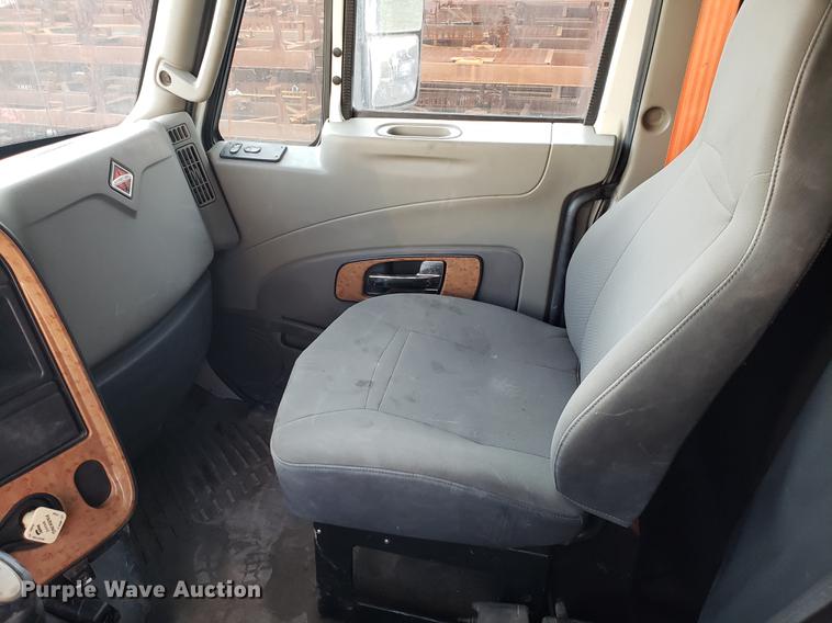 image for item AV9438 2012 International ProStar semi truck