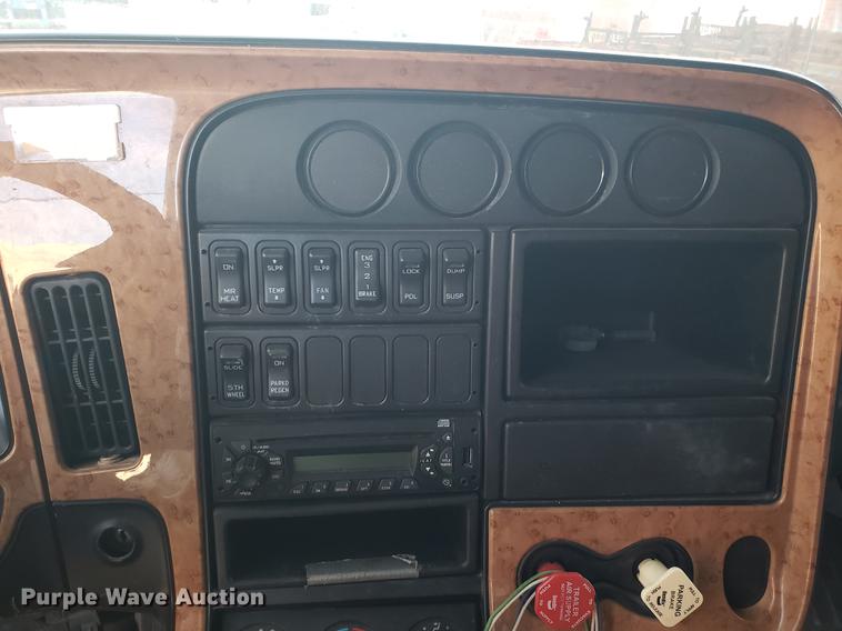 image for item AV9438 2012 International ProStar semi truck