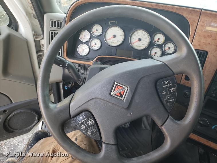 image for item AV9438 2012 International ProStar semi truck