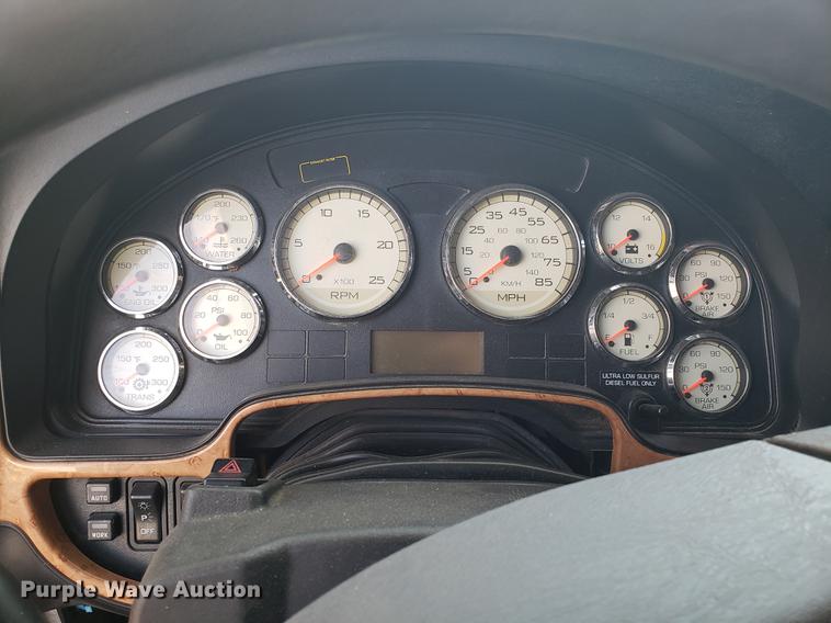 image for item AV9438 2012 International ProStar semi truck