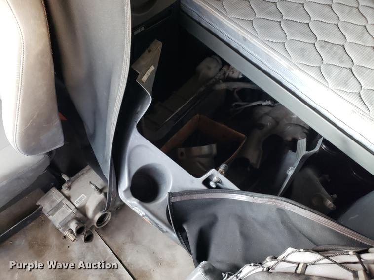 image for item AV9438 2012 International ProStar semi truck