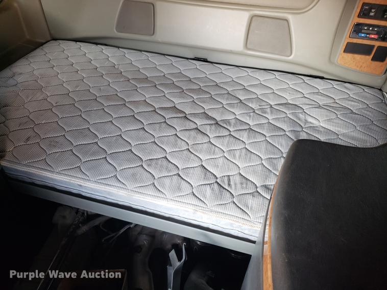 image for item AV9438 2012 International ProStar semi truck