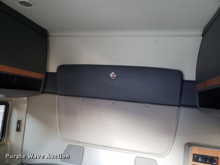 image for item AV9438 2012 International ProStar semi truck