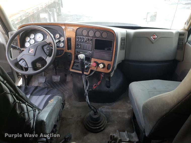 image for item AV9438 2012 International ProStar semi truck