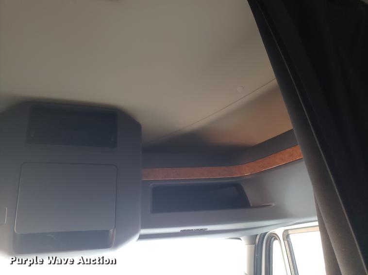 image for item AV9438 2012 International ProStar semi truck