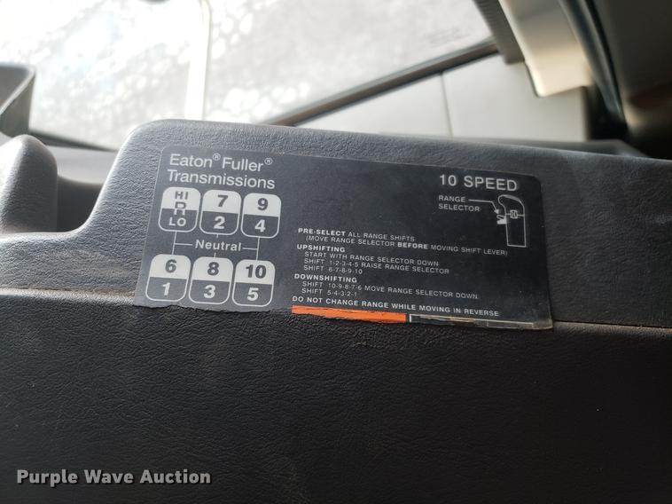 image for item AV9438 2012 International ProStar semi truck