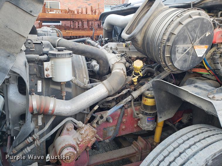 image for item AV9438 2012 International ProStar semi truck