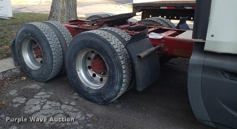 image for item AV9438 2012 International ProStar semi truck