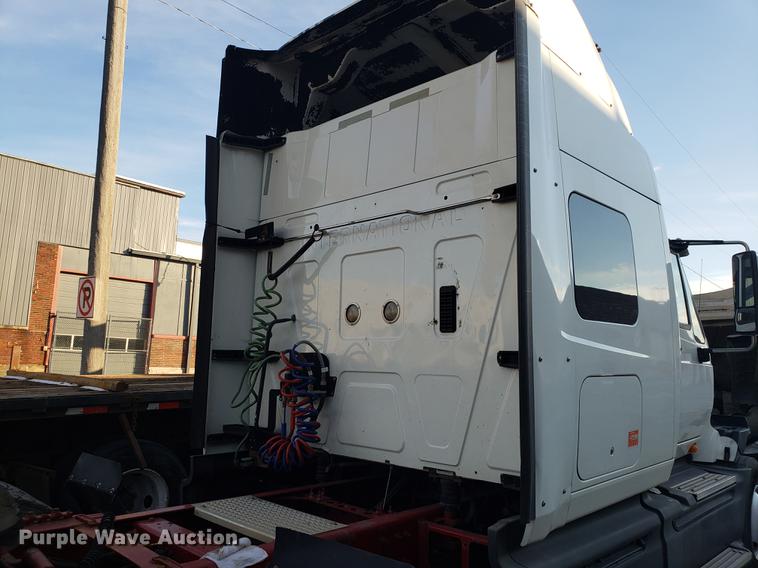 image for item AV9438 2012 International ProStar semi truck