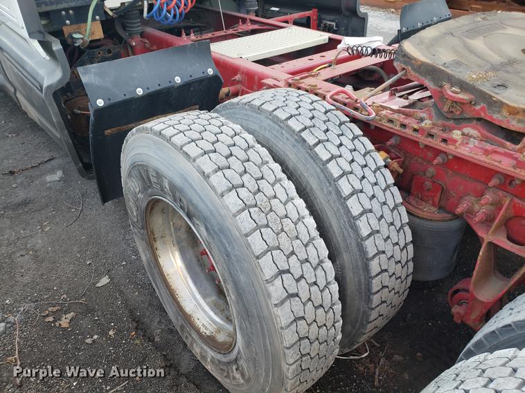 image for item AV9438 2012 International ProStar semi truck