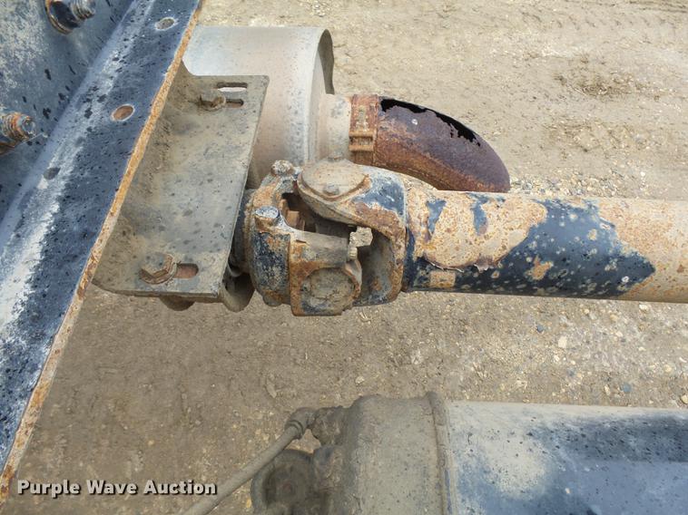 image for item DA3585 2005 Freightliner Business Class M2 truck cab and chassis