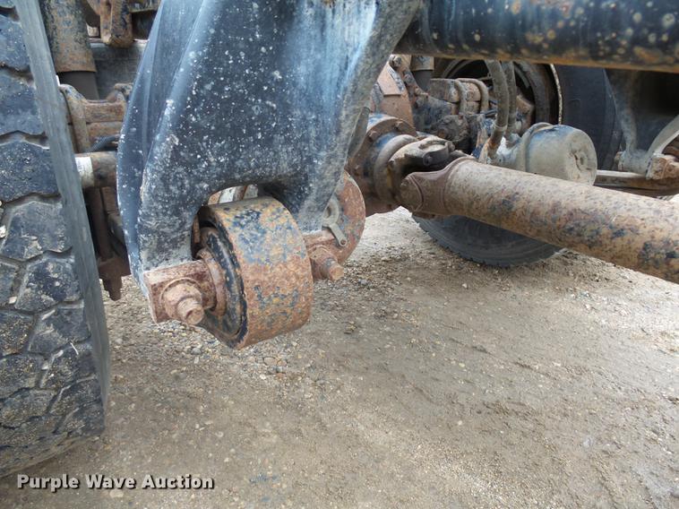 image for item DA3585 2005 Freightliner Business Class M2 truck cab and chassis