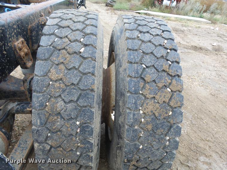 image for item DA3585 2005 Freightliner Business Class M2 truck cab and chassis