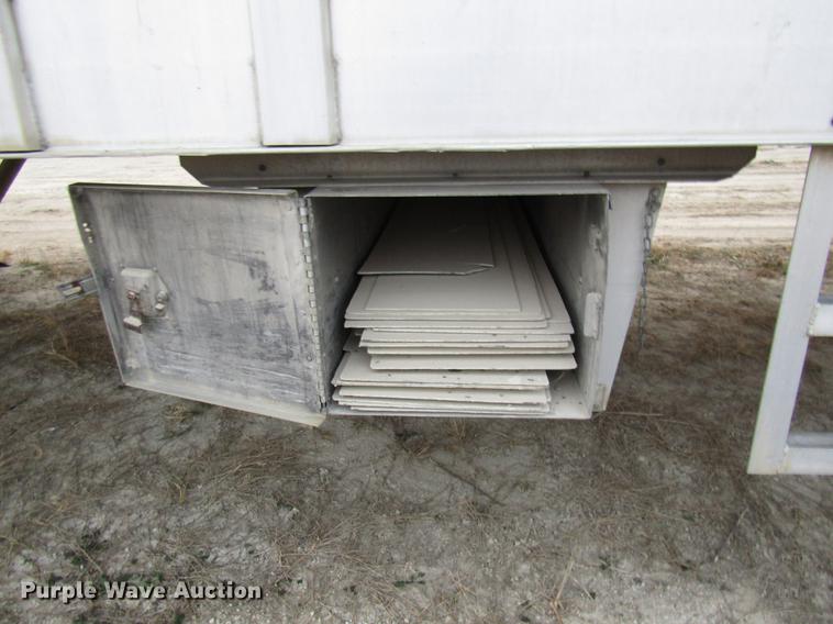 image for item DB2053 1993 Eby livestock trailer